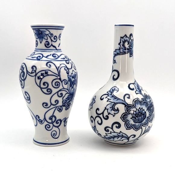 Pair of Blue & White Chinoiserie Vases Gourd and Urn Shaped Vintage - Picture 6 of 10